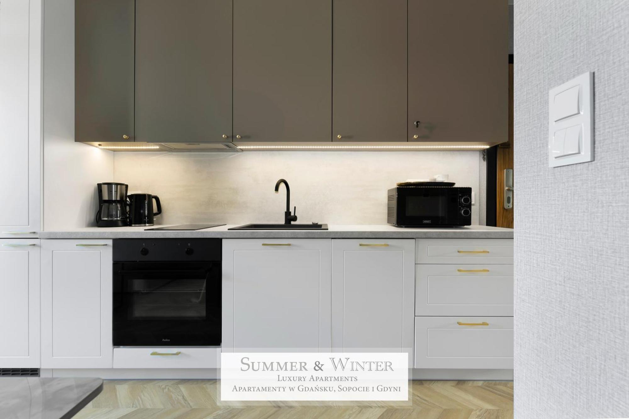 4 Stars, New Luxury Butterfly & Bike Apartments, Gdynia Orlowo, 15 Wyposazonych Mieszkan, Z Sypialnia, Winda I Platnym Parkingiem, Wysoki Standard Summerwinter, Blisko Molo Orlowo, Drog Rowerowych, Stadniny I Golf Park Eksteriør bilde